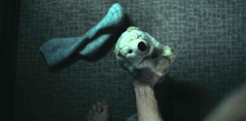 Spooky Polar Bear stuffed animal in True Detective Season 4