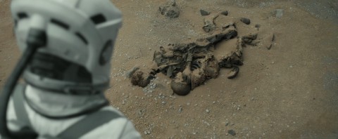 Skeletal remains of mother and child in Silo Season 2 Episode 1