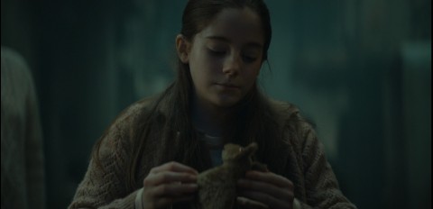 Young Jules thinking about her lost brother in Silo Episode 4