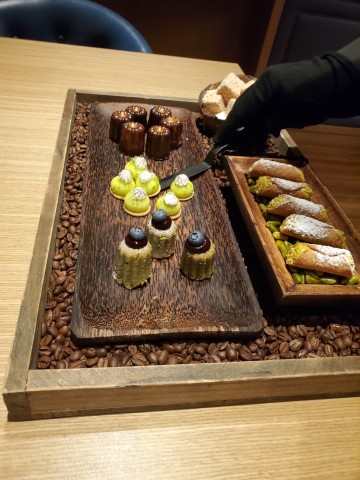 Yet another petit four presentation