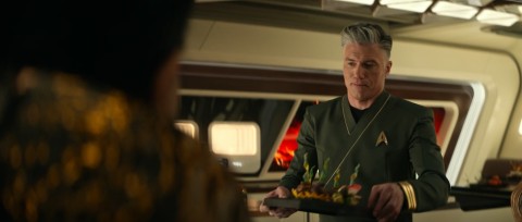 Captain Pike cooks Vulcan